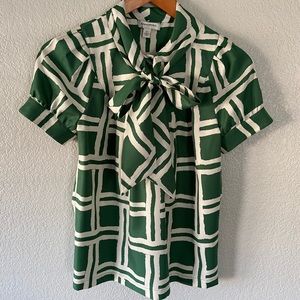 Banana Republic short sleeve tie top